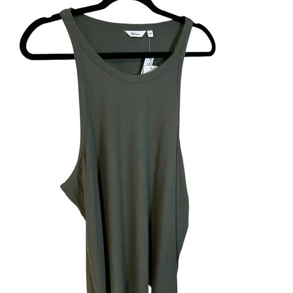 A Reitmans green tank top in size 3X - Picture 3 of 6